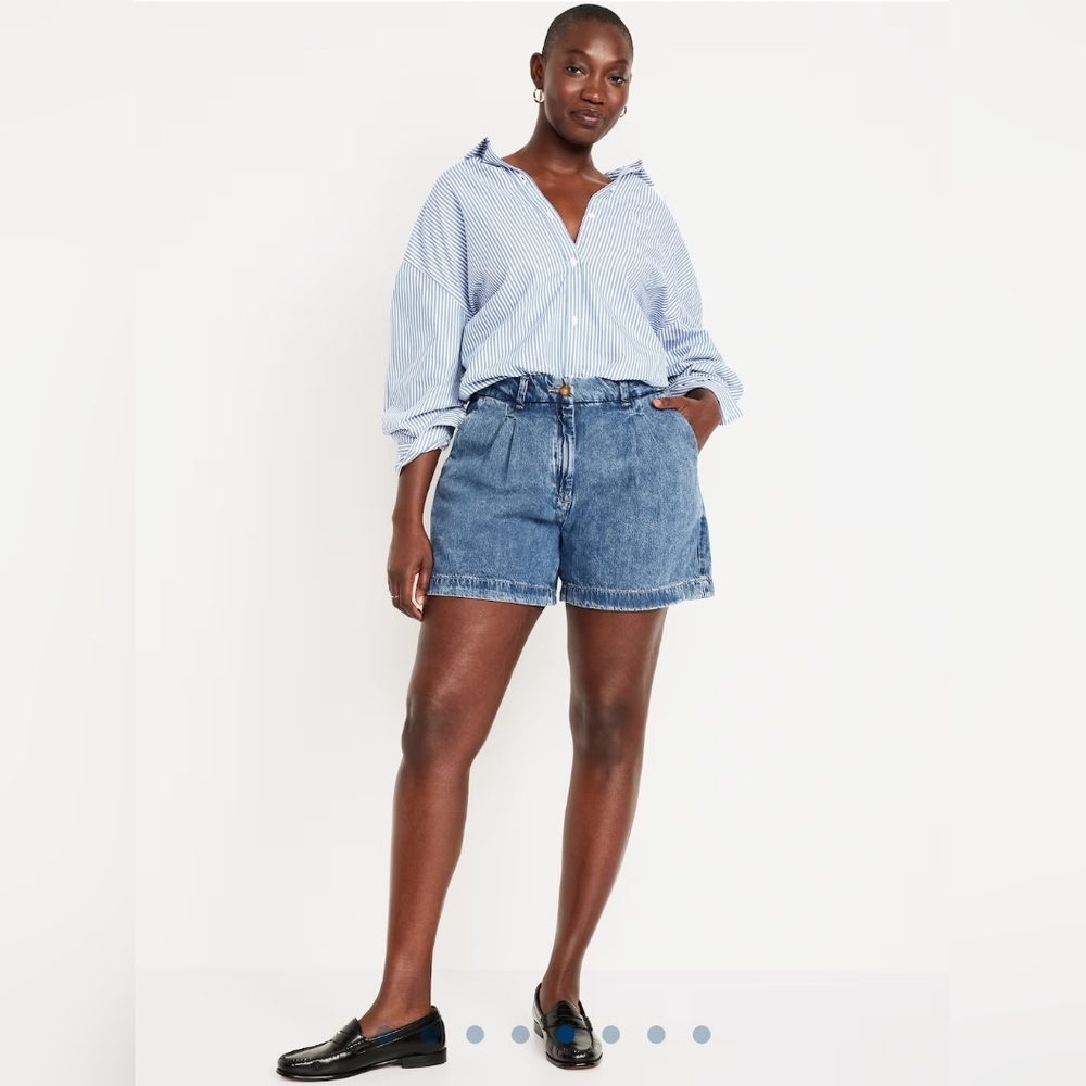 Old Navy High-Waist Blue Denim Shorts - Picture 2 of 7